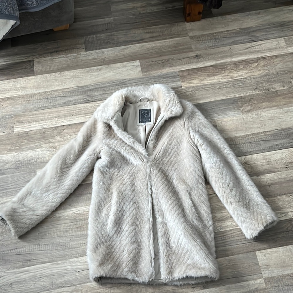 Ladies Cream Faux Fur Guess Coat Sz XS GUC